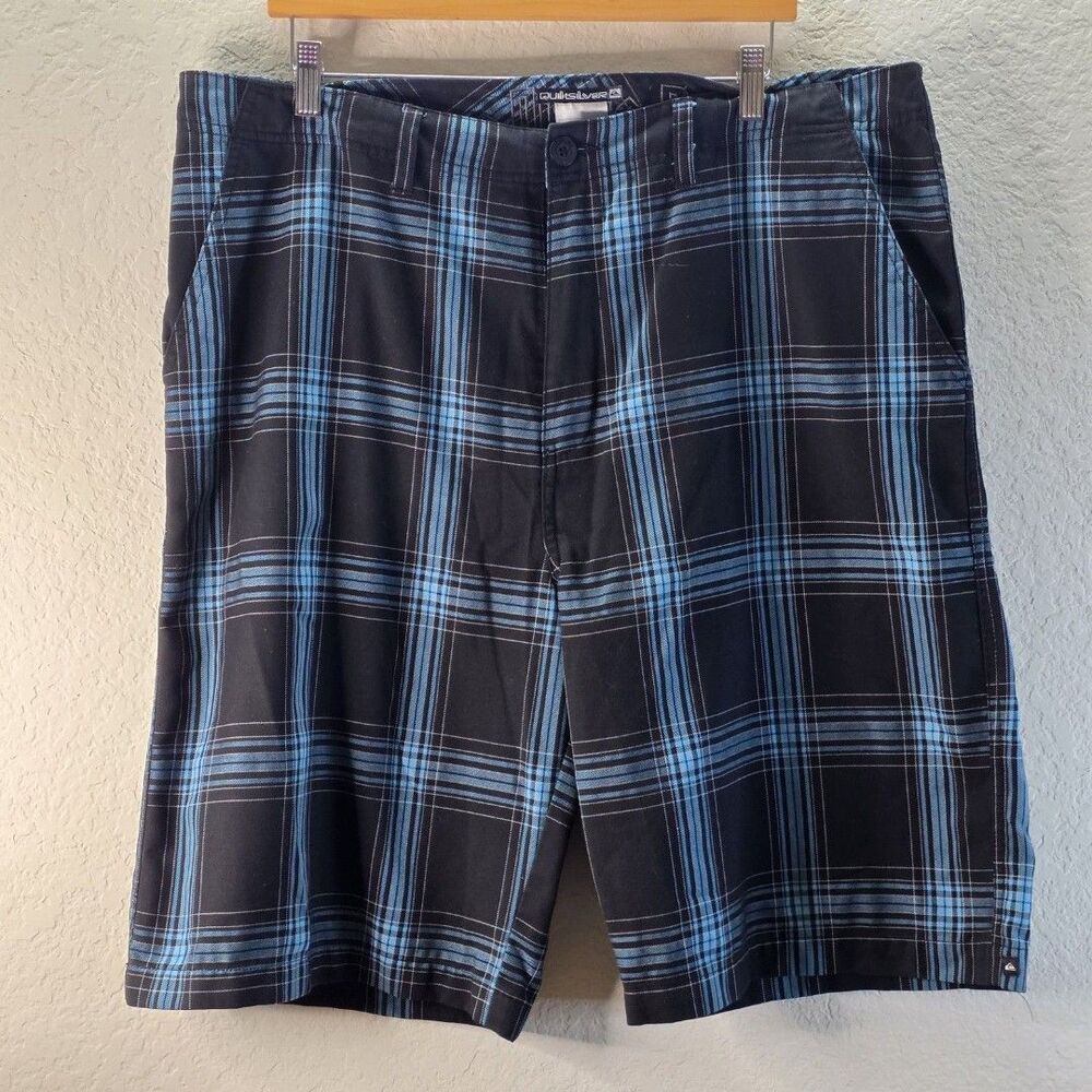 Quiksilver Men’s Size 40 Black Blue Plaid Shorts Surf Skate Casual Flat Front